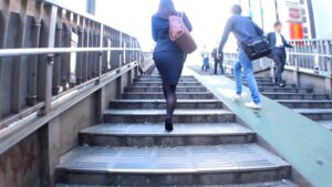 営業成績No.1の巨乳美女？26歳・保険外交員がマジ軟派から禁断の初撮り。