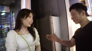 22歳のあ、初めてのナンパでホテル直行。極上グラマーボディを弄り倒すと甘い吐息が止まらない！本能剥き出しのイき乱れ初撮。