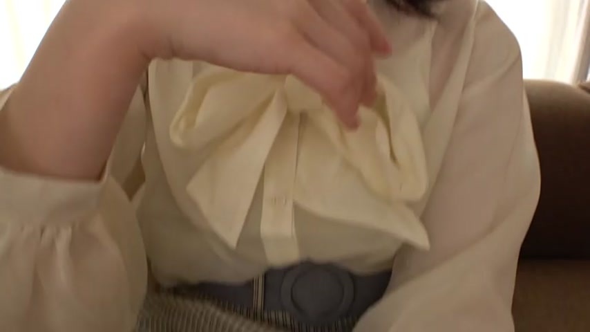 【独占初撮り】「休日はセフレと中出し…」25歳・りおな、自称エッチ大好きお姉さんがネット応募で本気モードのAV体験撮影！