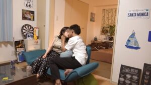 【巨乳の誘惑】先輩紹介の26歳あやか、密室で高鳴る鼓動と溢れる蜜液を隠し撮り