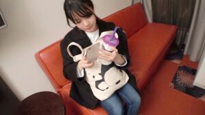 【初撮】「中イキしてみたい…」池袋でナンパした19歳大学生・莉花の切実な悩み。プロ男優の神テクで初めての中出しイキ！