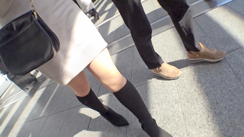 【衝撃の初撮】品川ナンパ成功！20歳美容学生まりんの肉厚美唇に翻弄され、ニットワンピの奥で弾ける恍惚の絶頂汁…マジで抜けます。