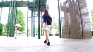 【爆乳倒産劇】元OLの21歳かのんちゃん。貯金ゼロの絶望からHカップおっぱい一本で這い上がる！